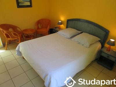 Chambre - 14 m² - 1 pièce