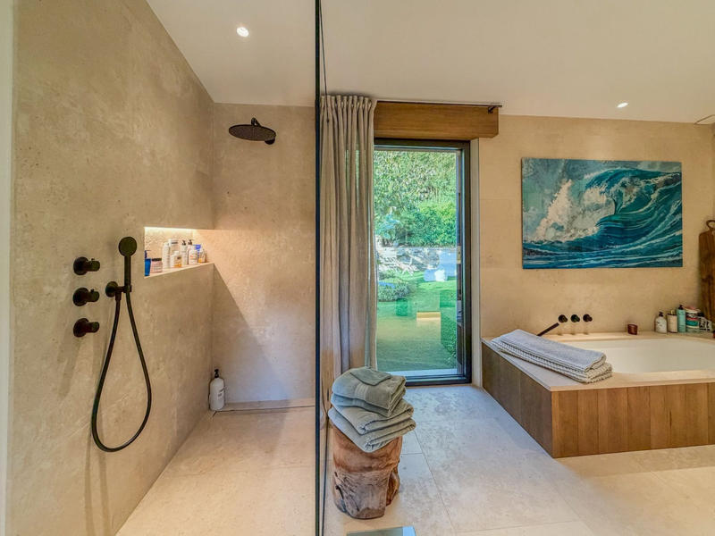 Maison traditionnelle - 245 m² - 5 pièces