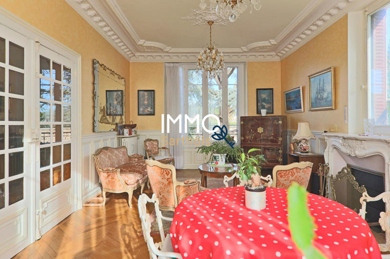 Maison - 206 m² - 7 pièces