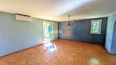 Maison traditionnelle - 153 m² - 5 pièces