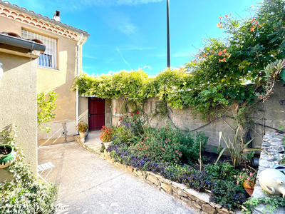 Maison - 240 m² - 8 pièces