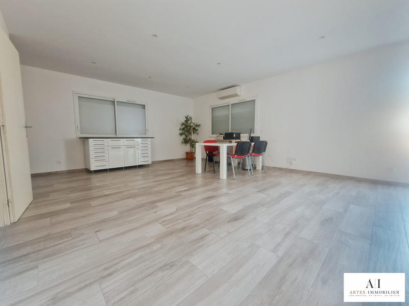 Local d'activités - 77 m² - 3 pièces