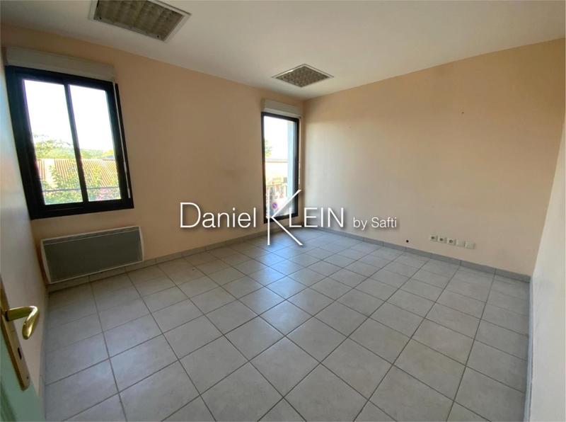 Bureau - 68 m² - 5 pièces