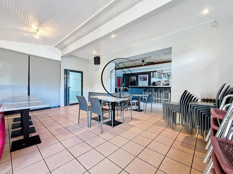 Maison - 218 m² - 7 pièces