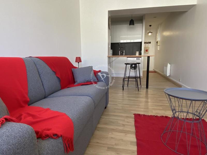 Studio - 25 m² - 1 pièce