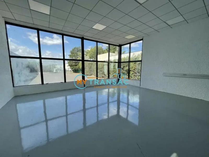 Local d'activité / Entrepôt - 5 707 m²