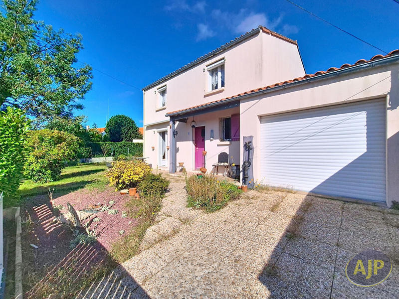 Maison - 100 m² - 4 pièces