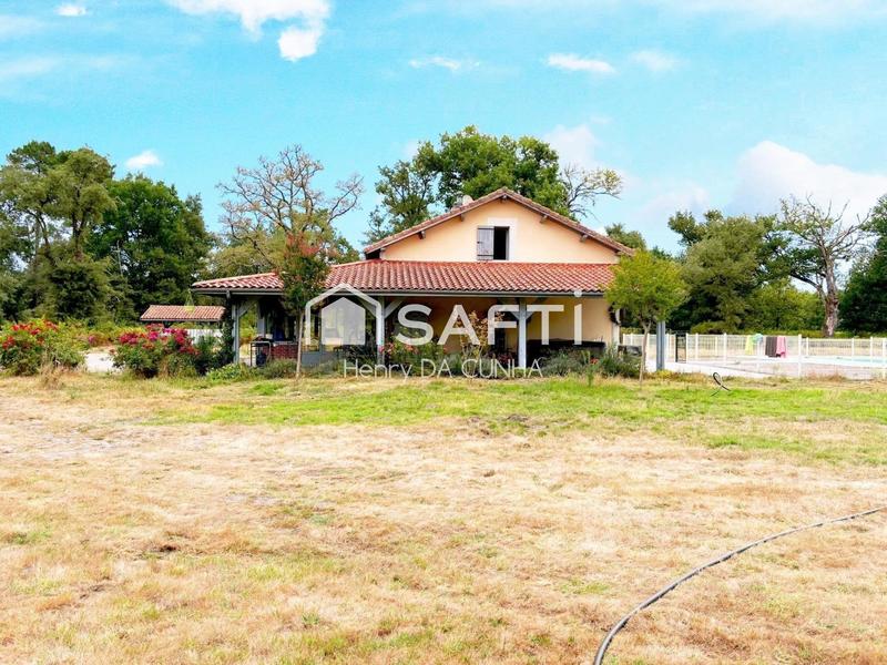 Maison - 180 m² - 8 pièces