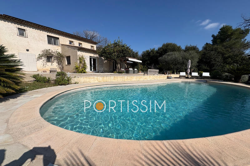 Maison - 160 m² - 5 pièces