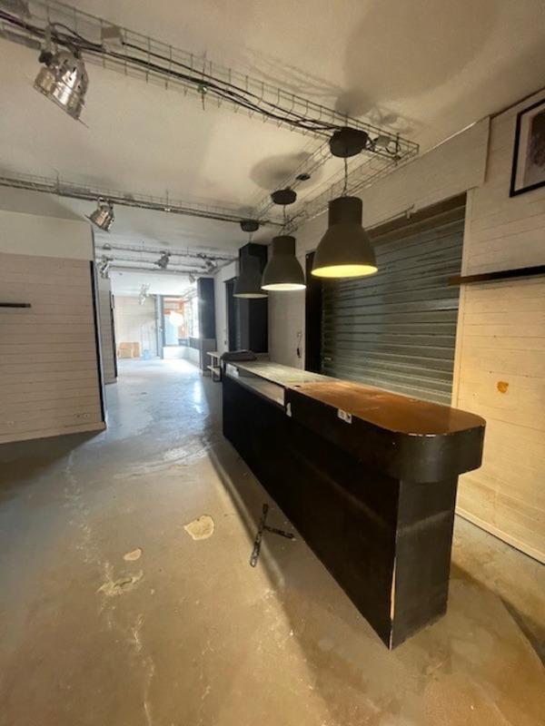 Local commercial - 272 m² - 5 pièces