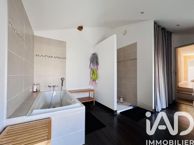 Maison - 157 m² - 6 pièces