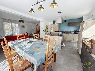 Maison - 110 m² - 6 pièces