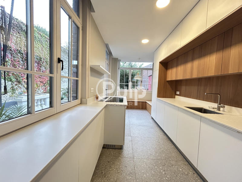 Propriété - 213 m² - 7 pièces