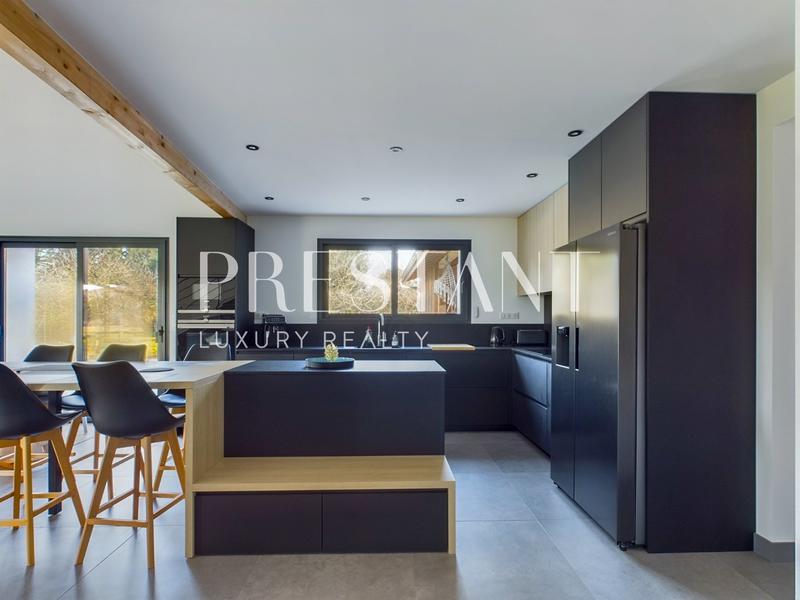 Maison - 150 m² - 4 pièces