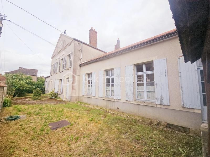 Maison - 400 m² - 10 pièces
