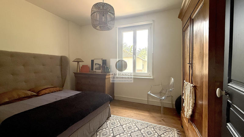 Maison - 174 m² - 9 pièces