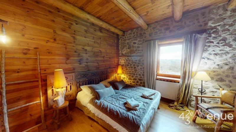 Maison - 298 m² - 9 pièces