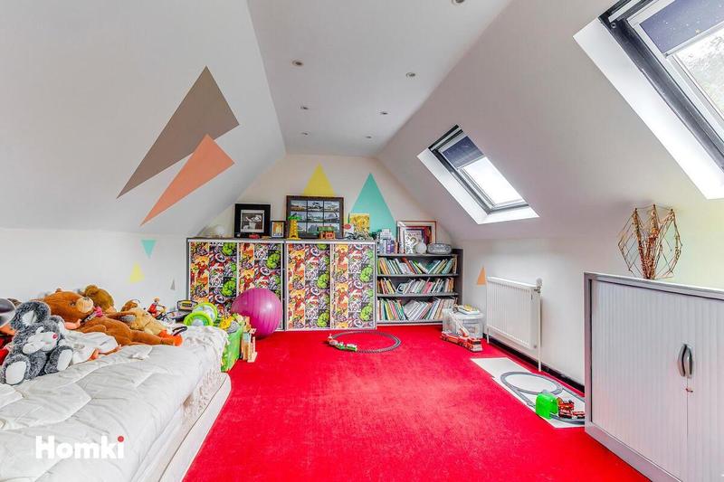 Maison - 210 m² - 8 pièces