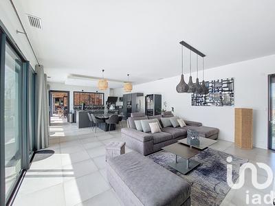 Maison - 206 m² - 7 pièces