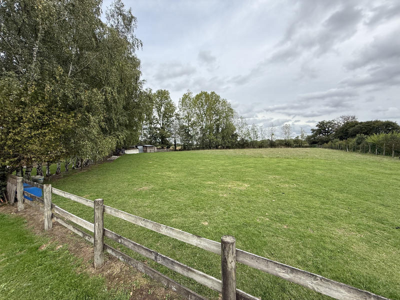 Maison - 210 m² - 7 pièces