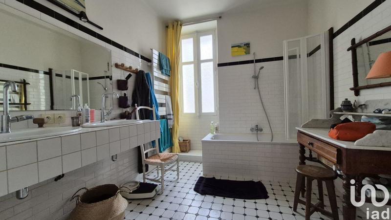 Maison - 200 m² - 6 pièces