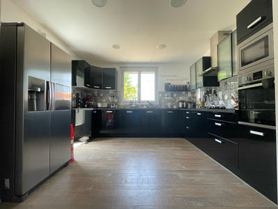 Maison - 243 m² - 6 pièces