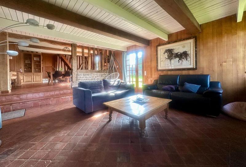 Maison - 300 m² - 12 pièces