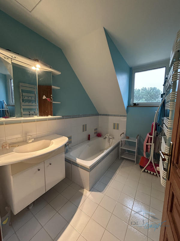 Villa - 264 m² - 8 pièces