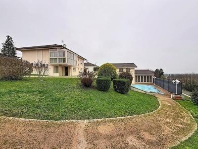 Maison - 154 m² - 8 pièces