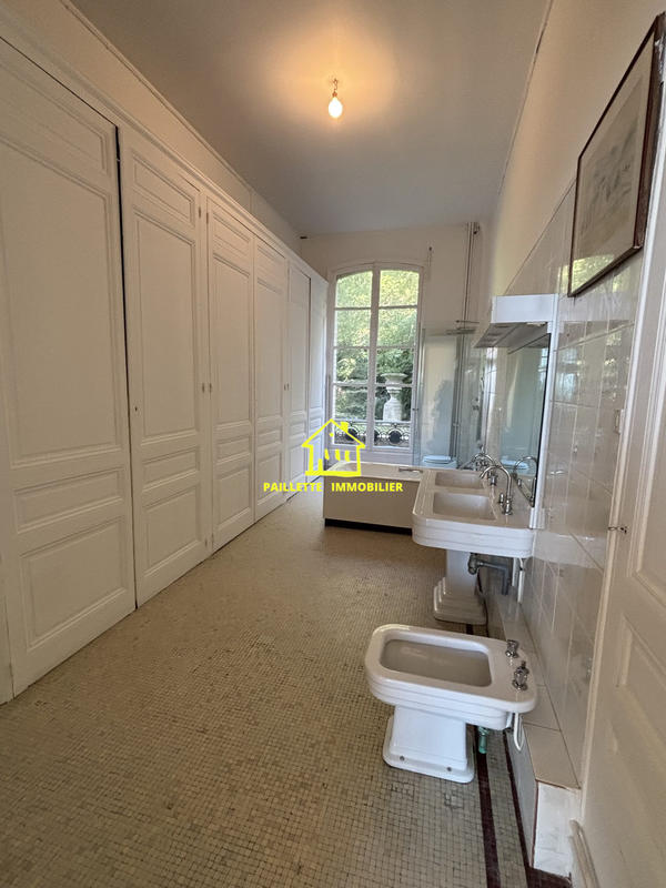 Appartement - 203 m² - 5 pièces