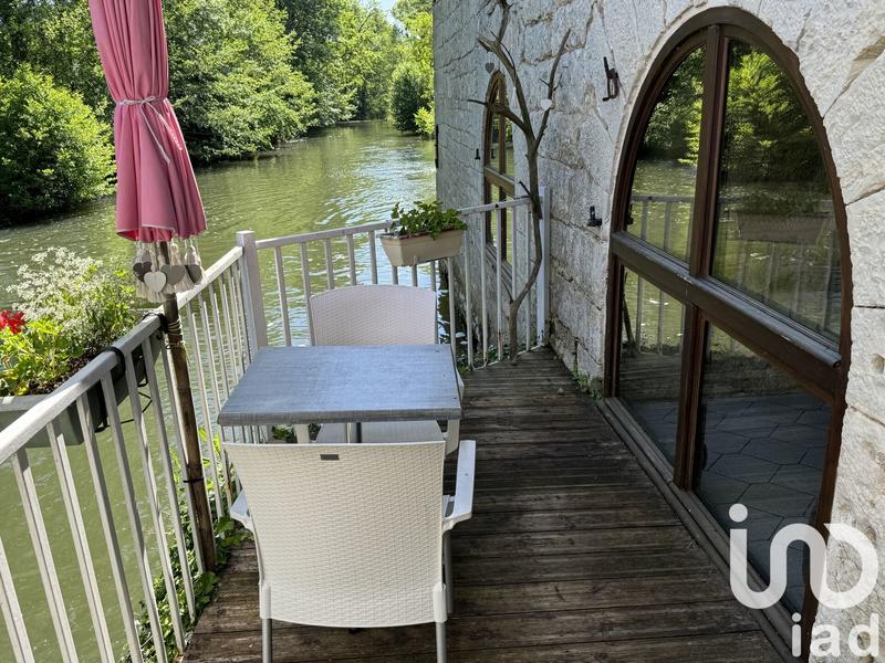 Maison - 1 600 m² - 15 pièces