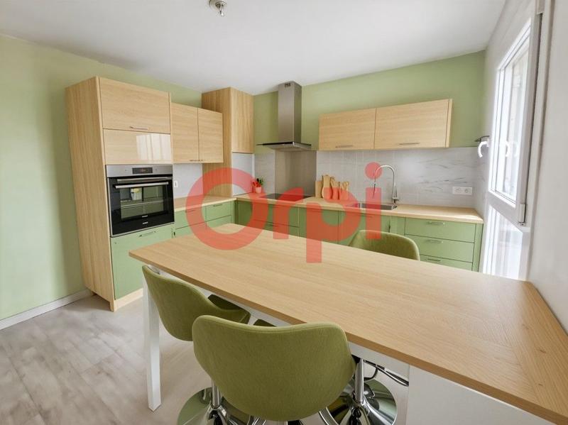 Appartement - 96 m² - 5 pièces