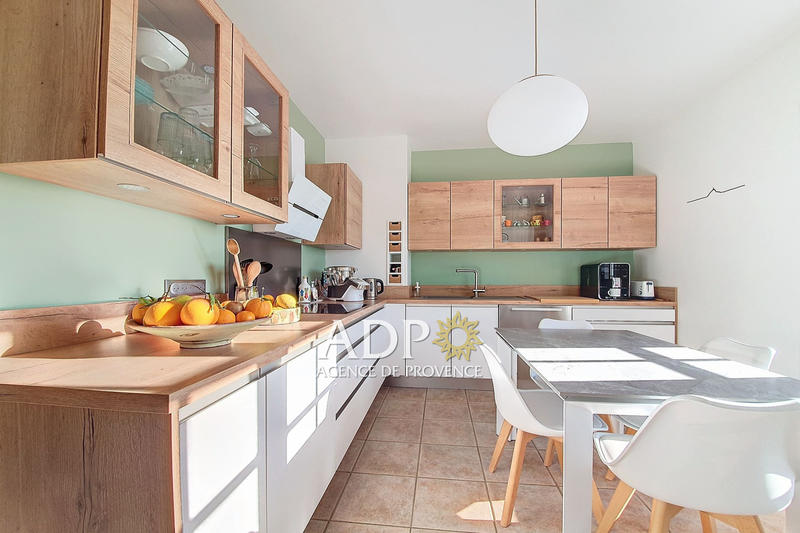 Maison - 163 m² - 9 pièces