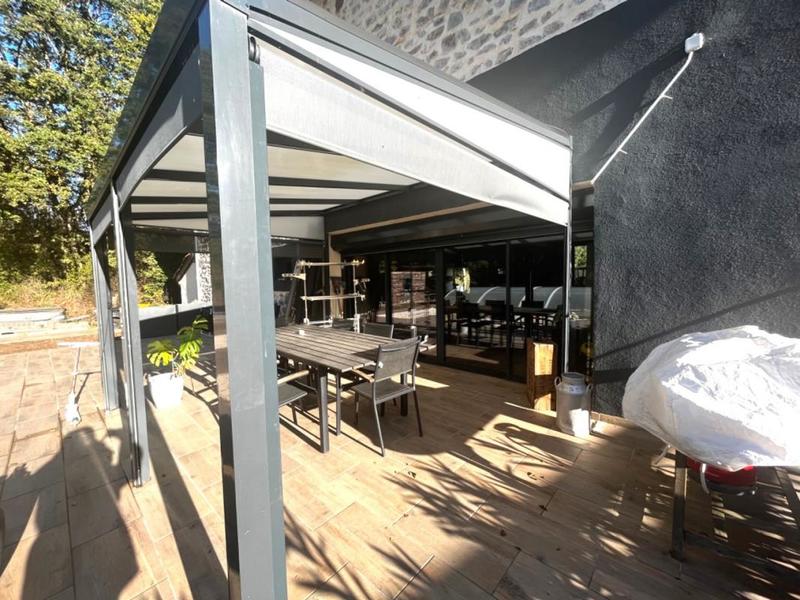 Maison en pierre - 200 m² - 9 pièces