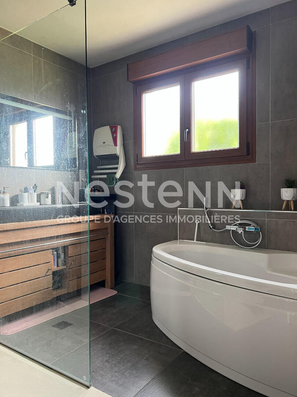 Maison - 158 m² - 9 pièces