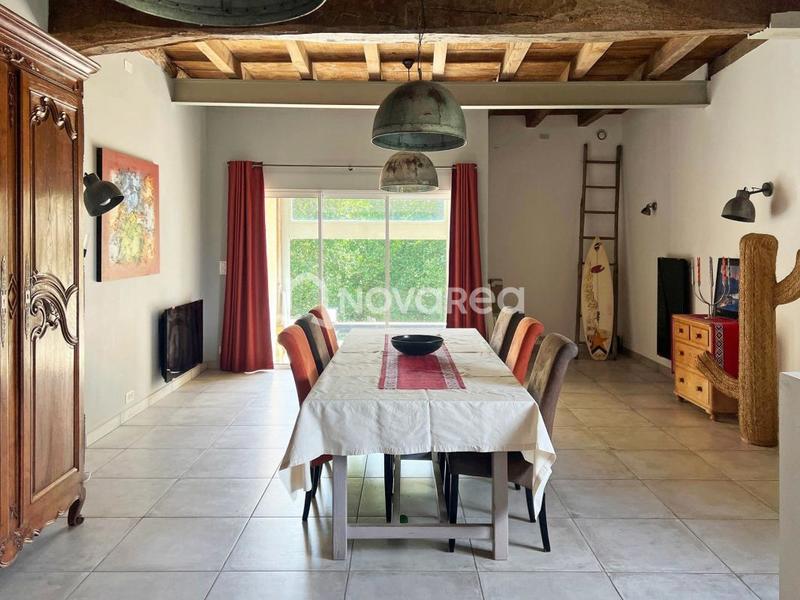Maison - 350 m² - 8 pièces