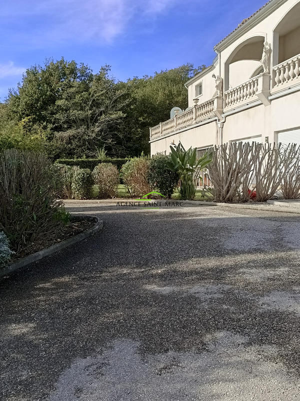 Duplex - 157 m² - 5 pièces