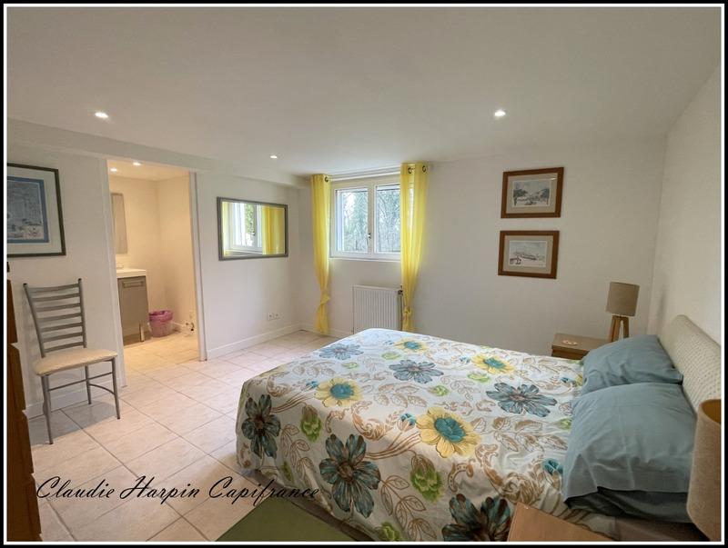 Maison - 255 m² - 9 pièces