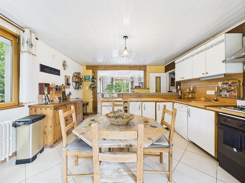 Maison - 210 m² - 5 pièces