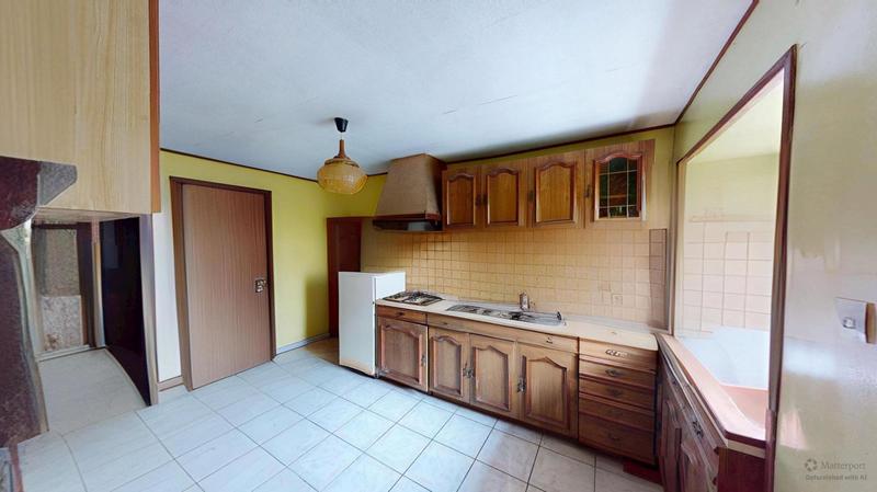 Maison - 180 m² - 9 pièces