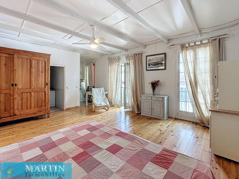 Maison - 246 m² - 8 pièces