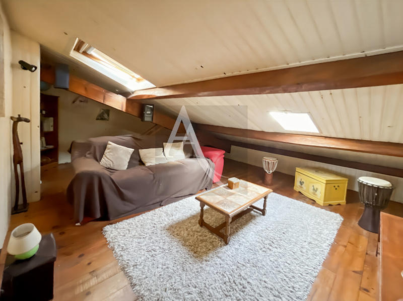 Maison - 170 m² - 8 pièces