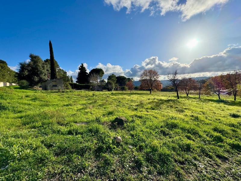 Terrain constructible - 2 358 m²