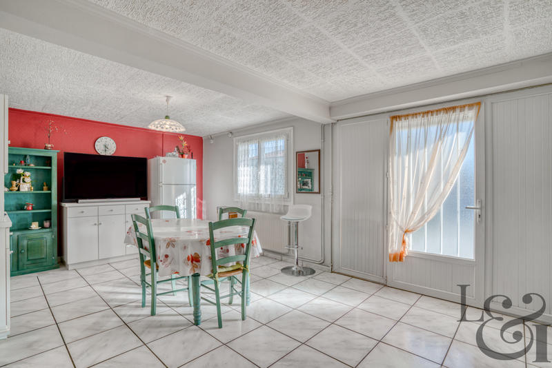 Maison - 162 m² - 8 pièces