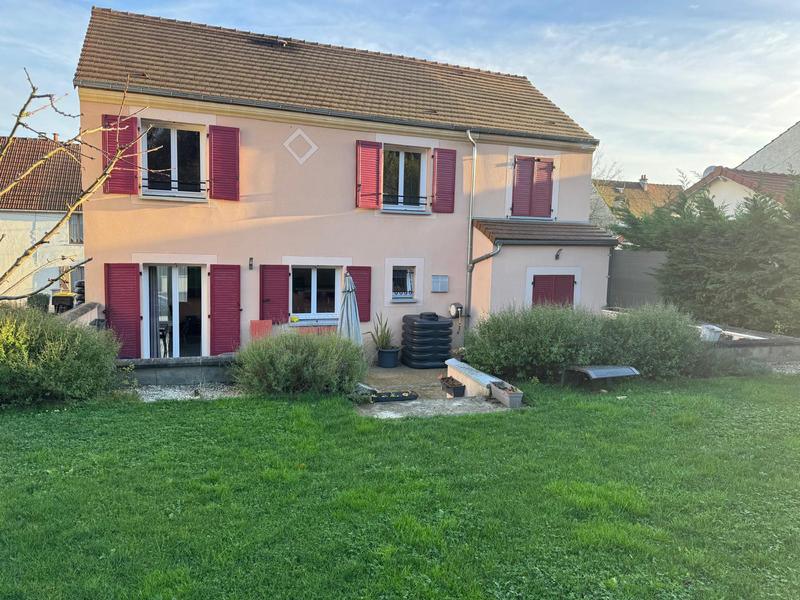 Maison - 121 m² - 6 pièces