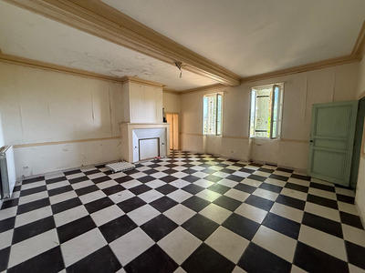 Maison - 300 m² - 12 pièces