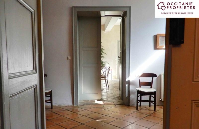 Maison de maîtres - 495 m² - 9 pièces