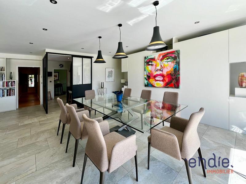 Maison - 185 m² - 6 pièces