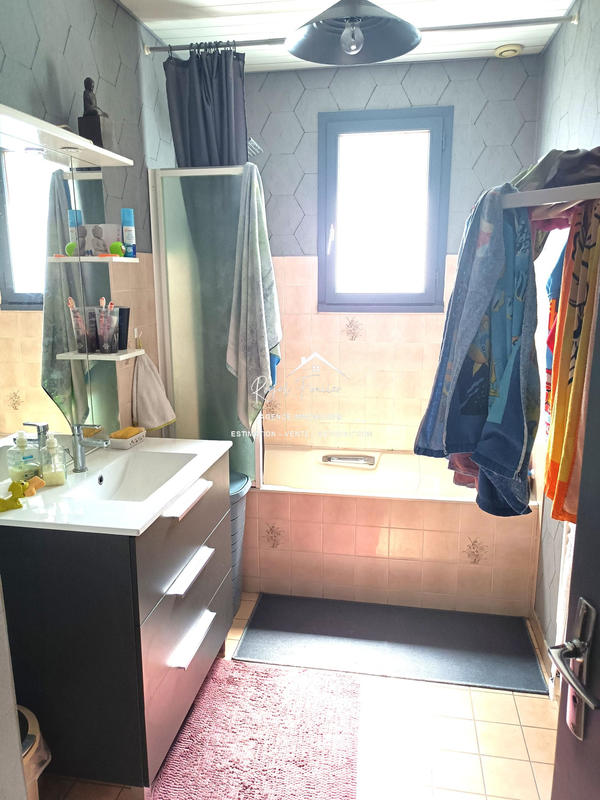 Maison traditionnelle - 244 m² - 8 pièces