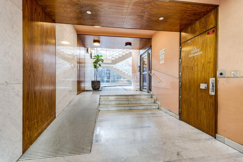 Appartement - 175 m² - 9 pièces